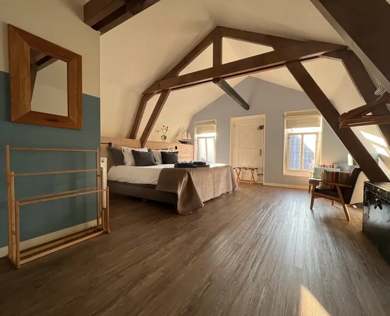 Mid83 - Bed and Breakfast Woudsend