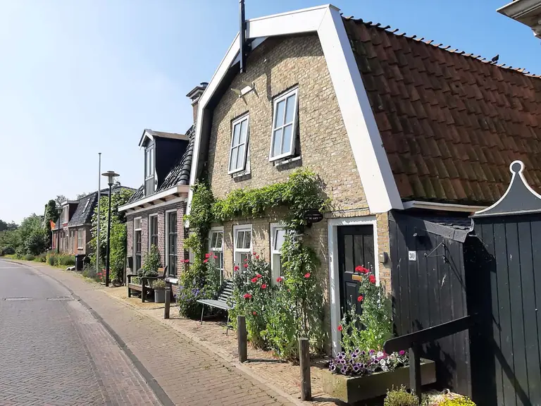 B&B De Loft - Bed and Breakfast Warns