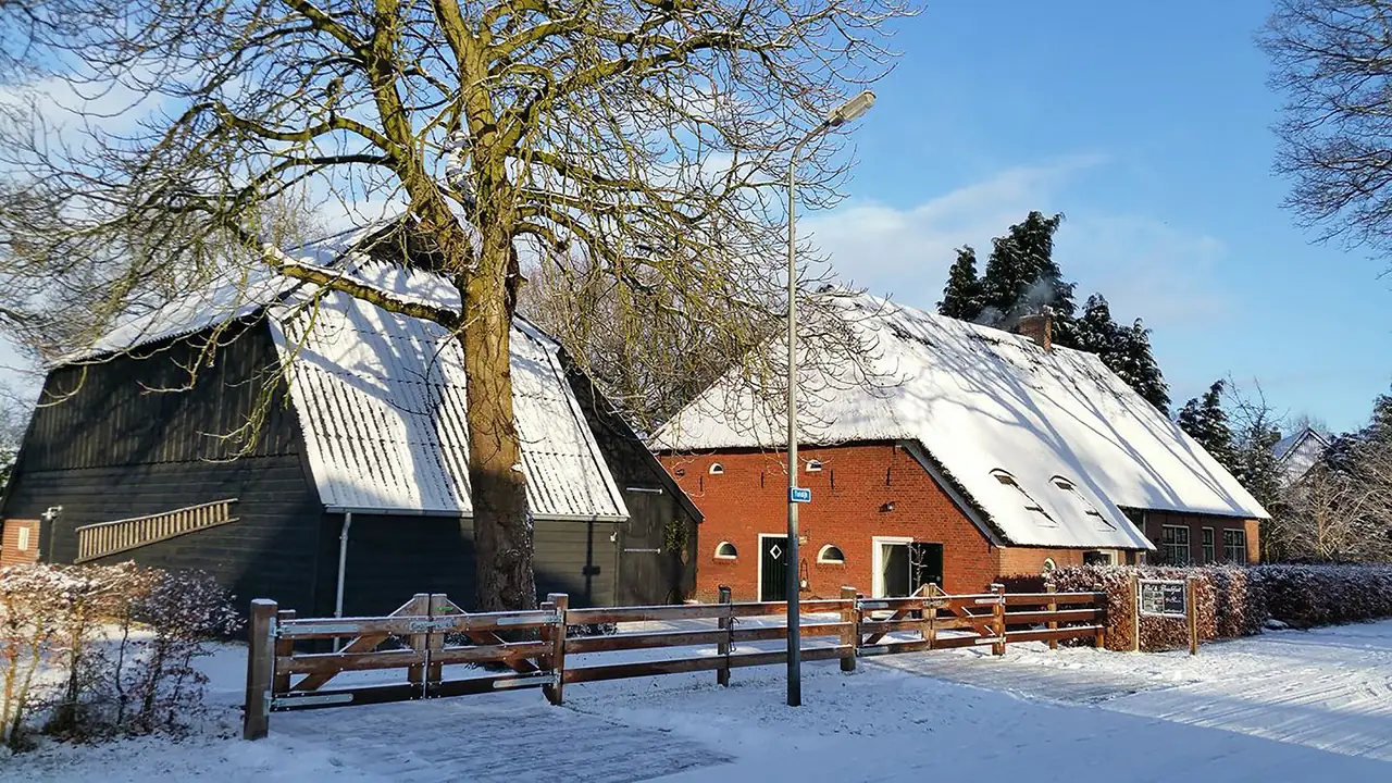 Bij Saar - Bed and Breakfast Zwinderen