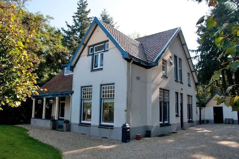 B&B Het huis van de dokter - Bed and Breakfast Elspeet