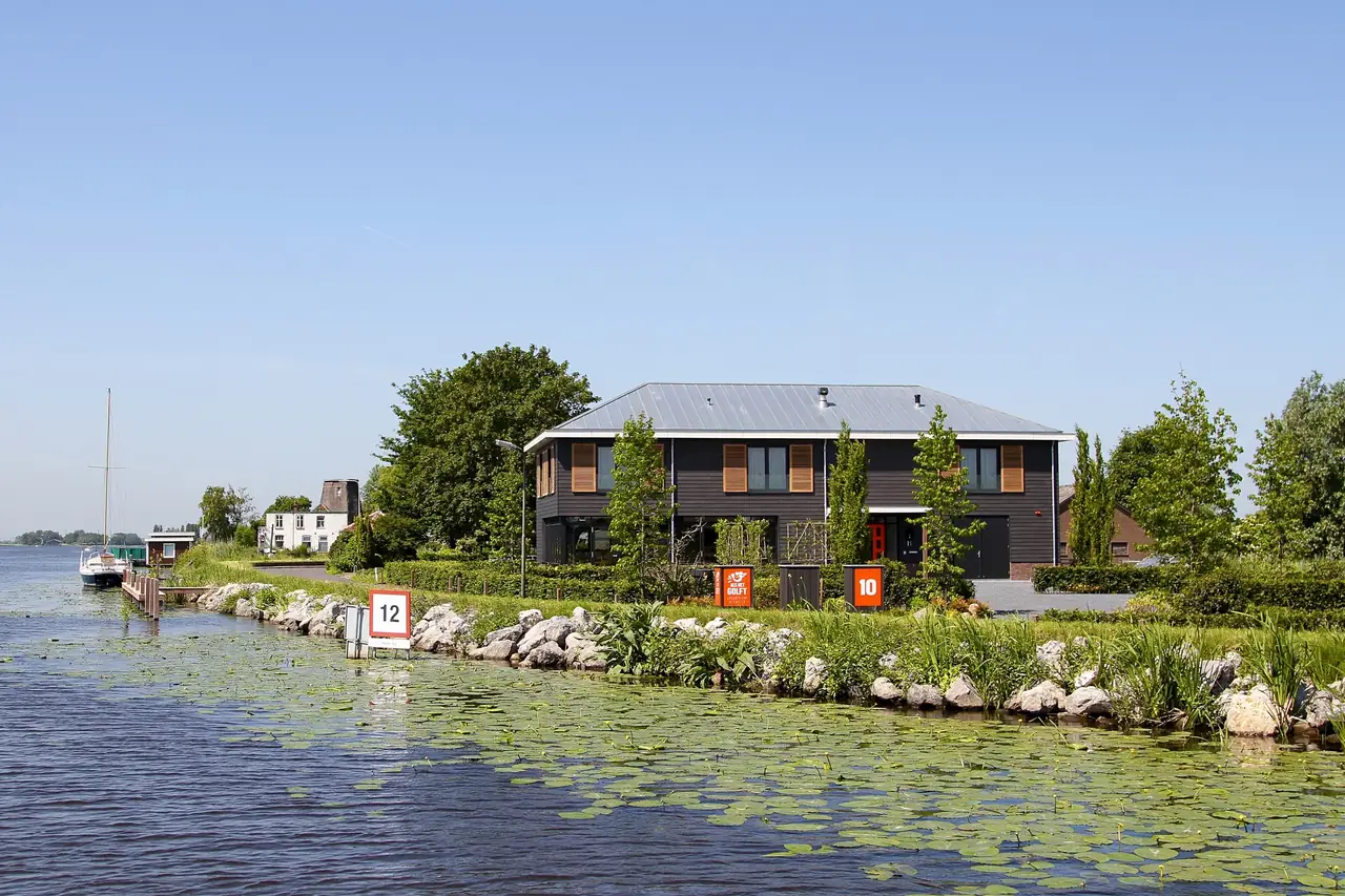 B&B Als het golft Logeren aan het water - B&B Roelofarendsveen