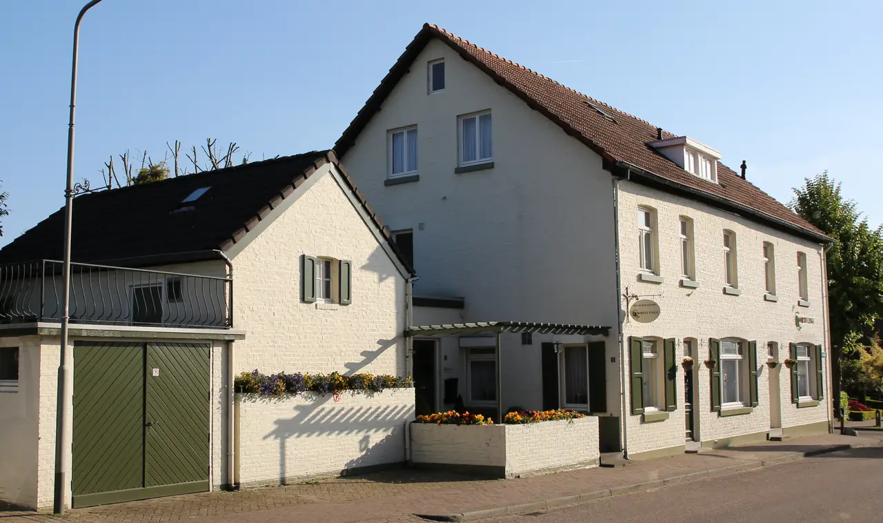 Walnut Lodge Bed & Breakfast - B&B Noorbeek
