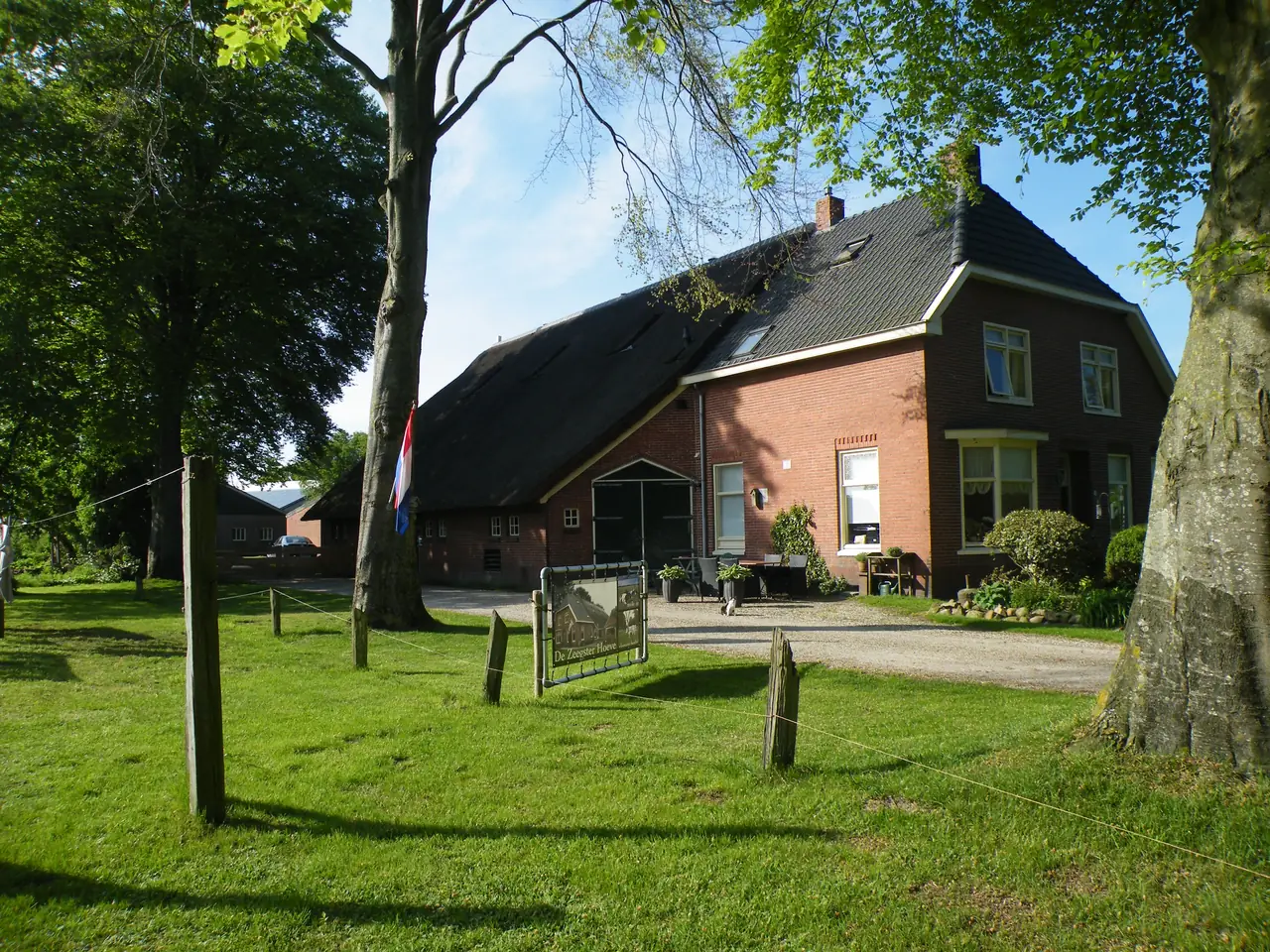De Zeegster Hoeve - Bed and Breakfast Zeegse