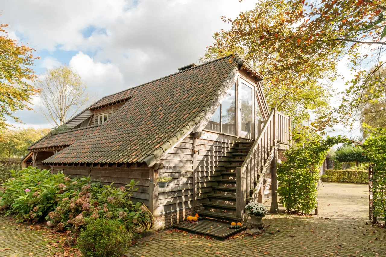 Life is Good One Room Hotel