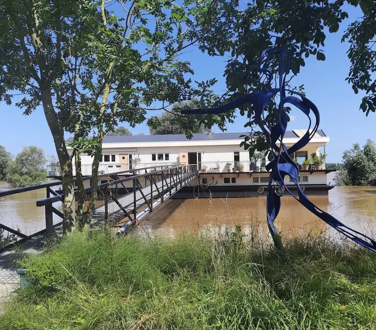 Slapen op de Waal - B&B Beneden-Leeuwen
