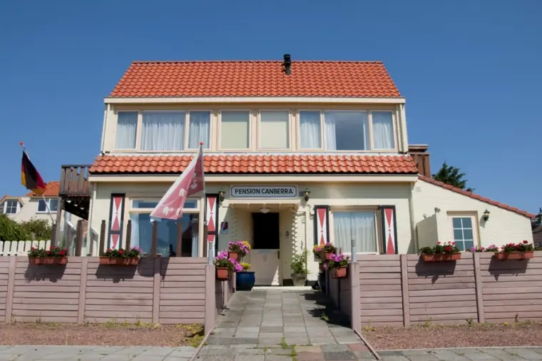 Pension Canberra - Bed and Breakfast Bergen aan Zee