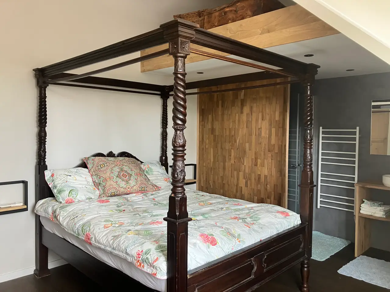 De Logeerkamer - Bed and Breakfast Udenhout