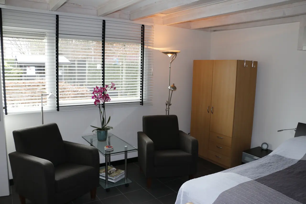 Zit-/slaapkamer en keuken