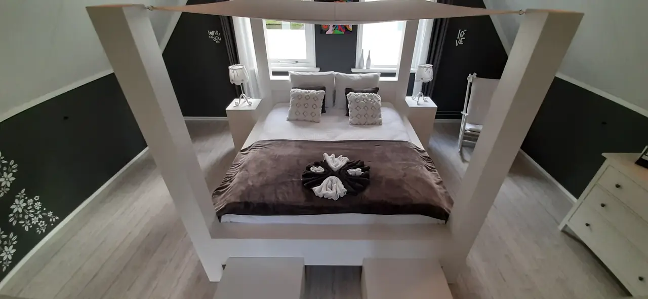 Masterbedroom