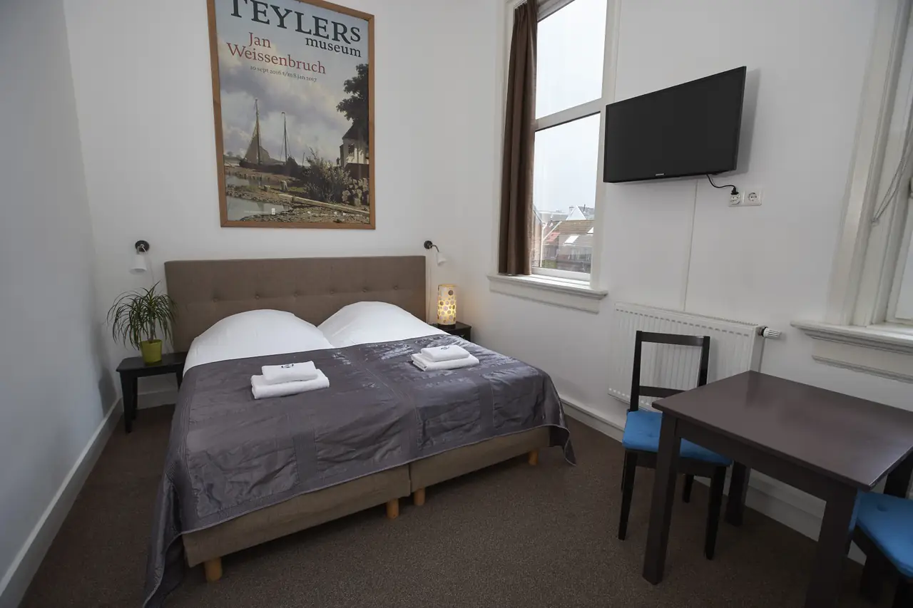 Kleines Zweibettzimmer