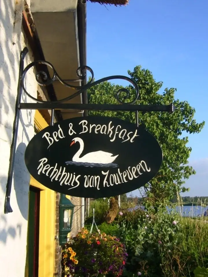 B&B Rechthuis van Zouteveen - Bed and Breakfast Schipluiden
