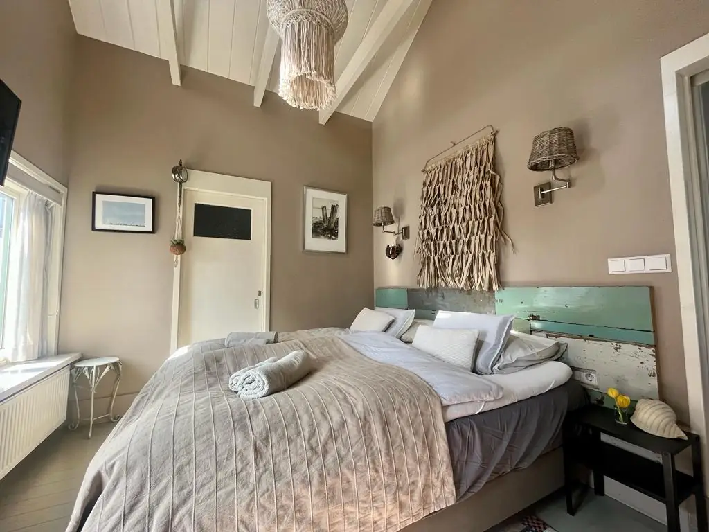 Dolce Capella Kamer, " Creamy Coconut"