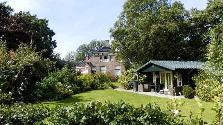 Bed & Breakfast Lamkumaheerd - Ferienwohnung Uithuizermeeden