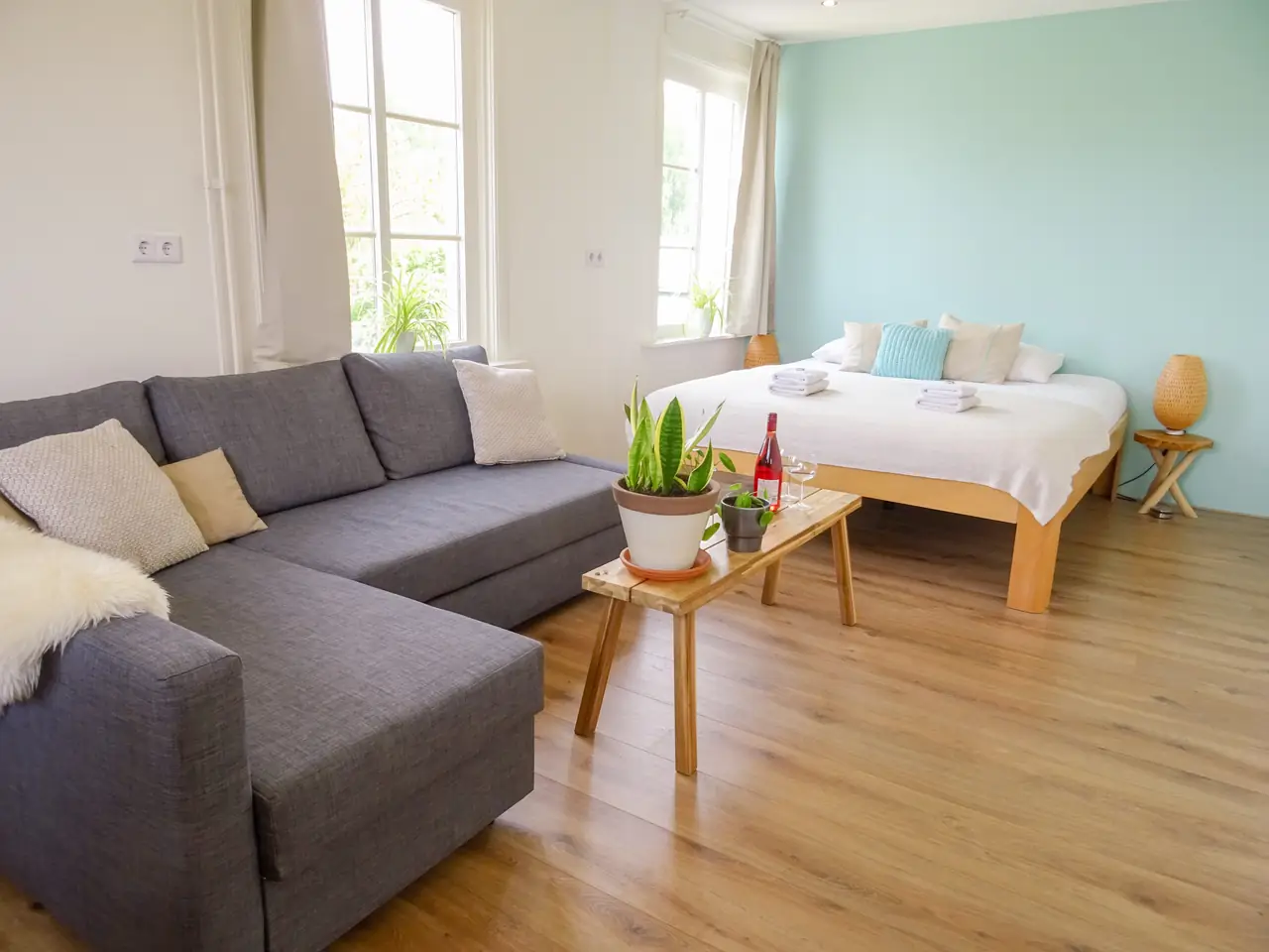 Ruime kamer met uitzicht